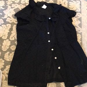Shorts sleeve black blouse